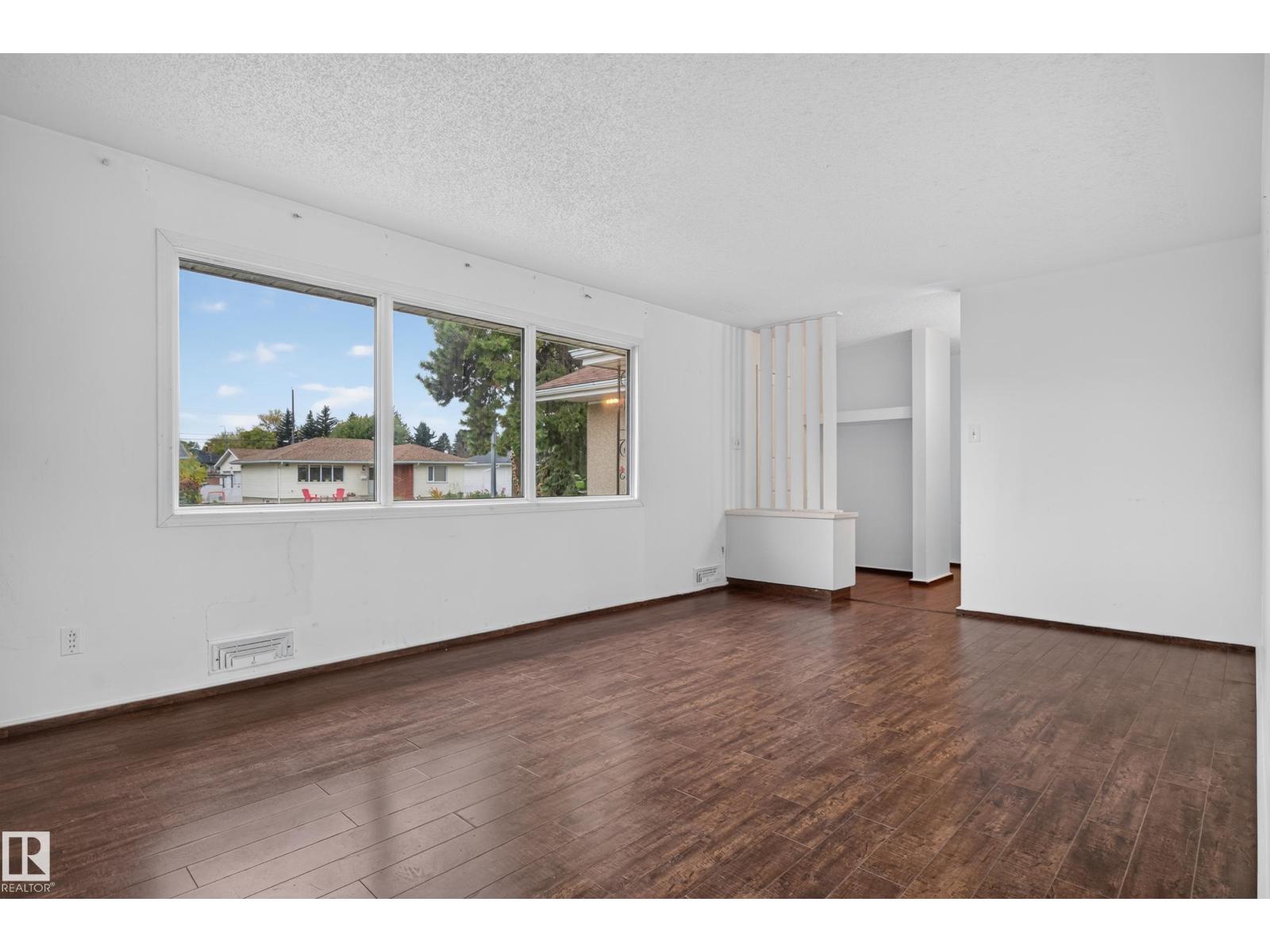 5504 105 Av Nw Property Photo 20