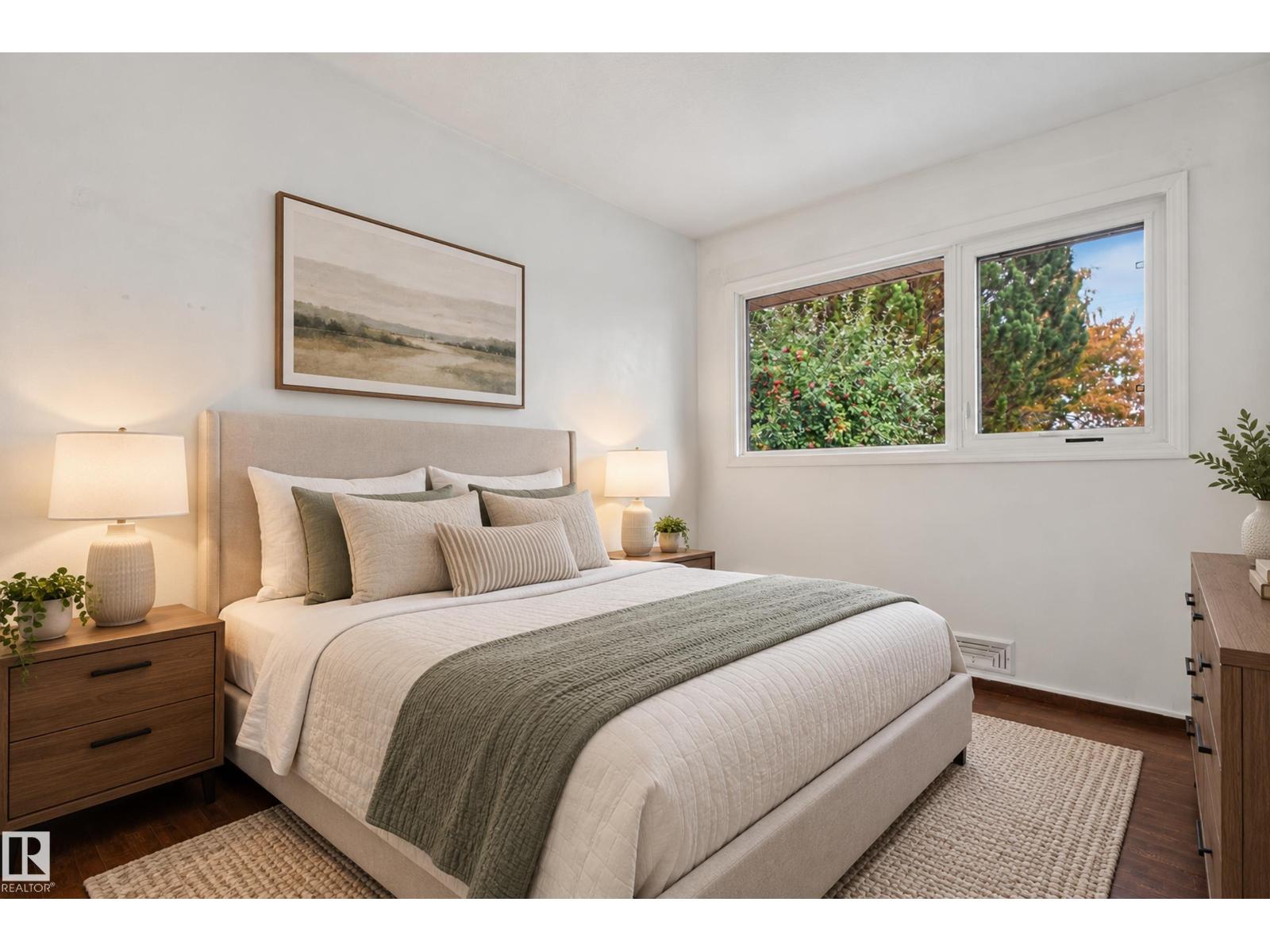5504 105 Av Nw Property Photo 32