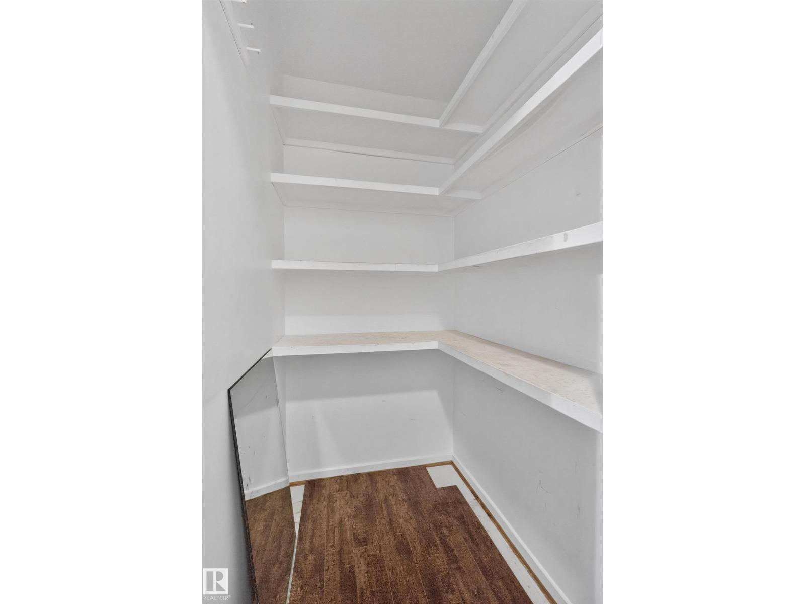 5504 105 Av Nw Property Photo 34