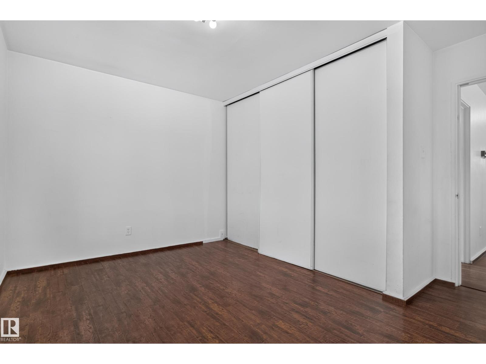 5504 105 Av Nw Property Photo 39