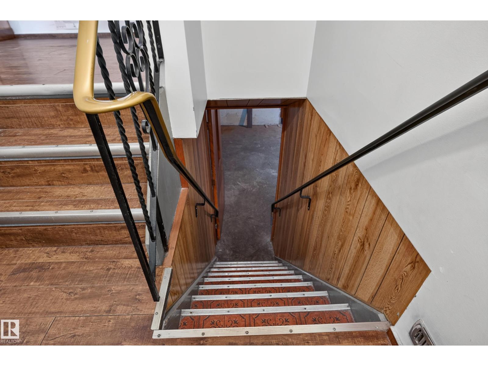 5504 105 Av Nw Property Photo 41