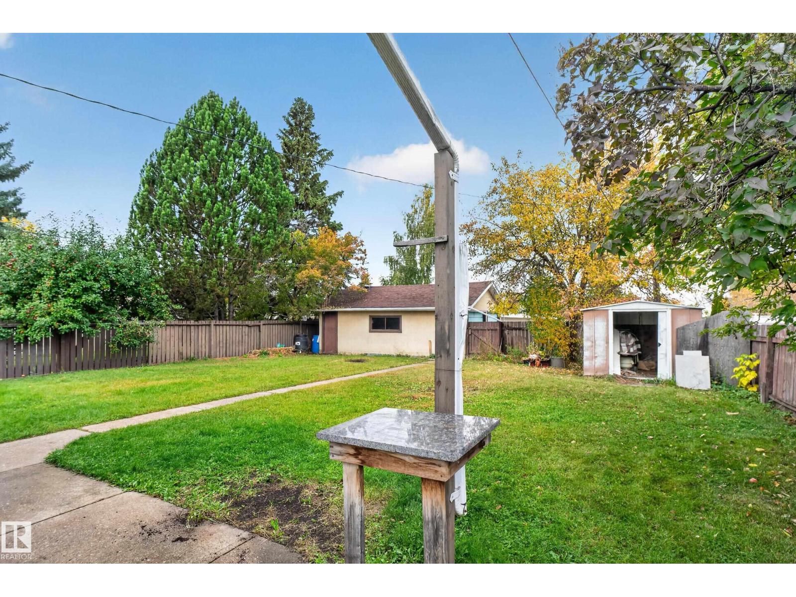 5504 105 Av Nw Property Photo 43