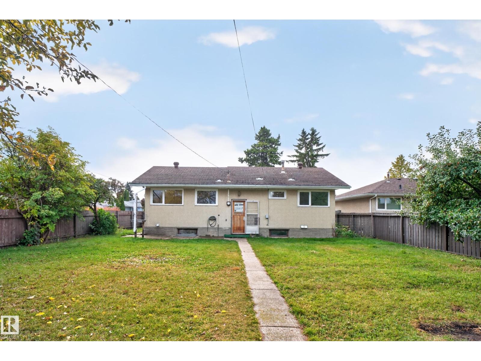 5504 105 Av Nw Property Photo 46