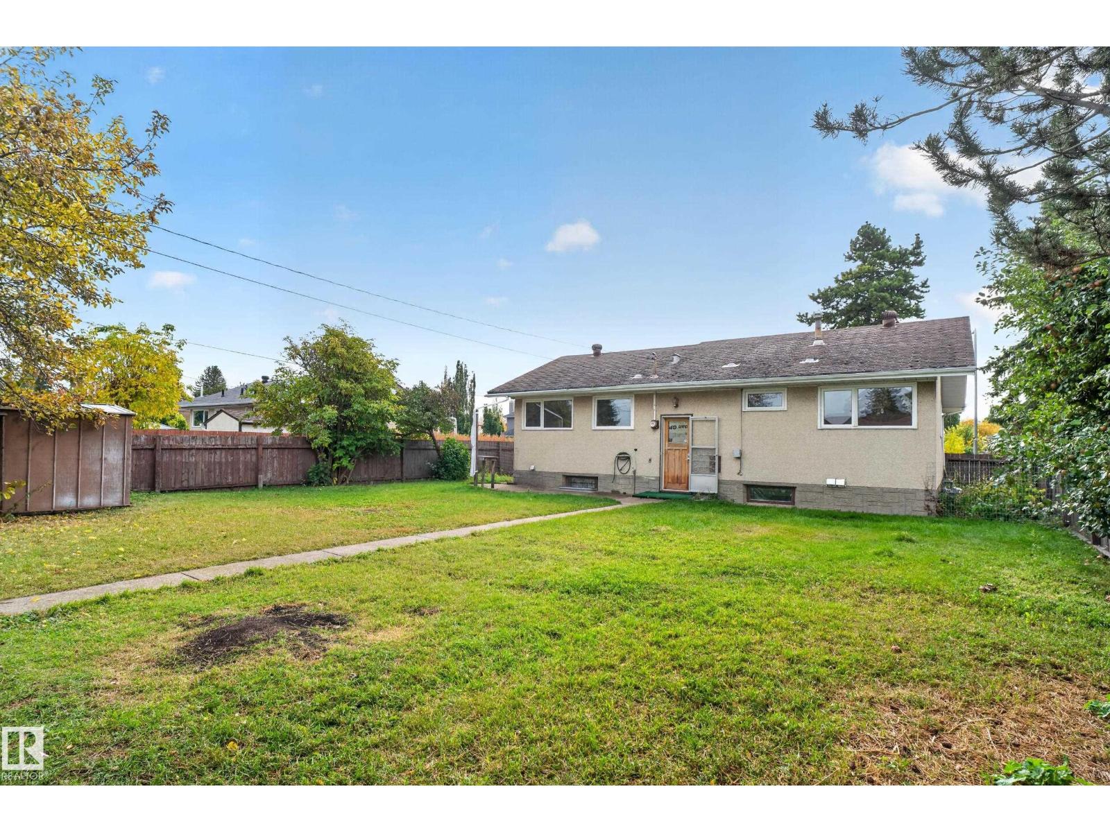 5504 105 Av Nw Property Photo 47