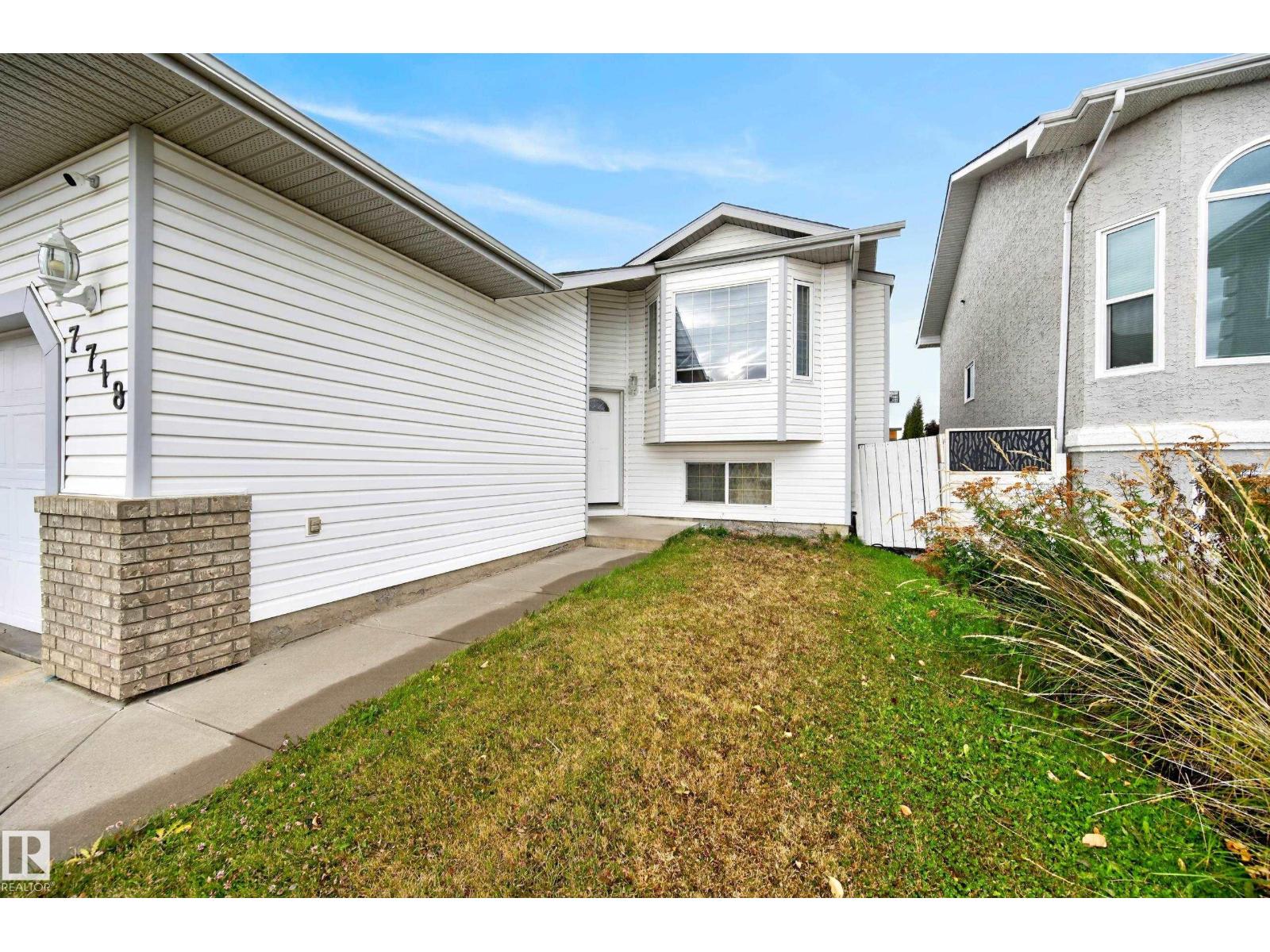 7718 166a Av Nw Property Photo 3