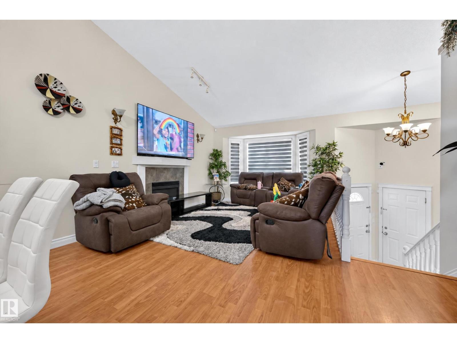 7718 166a Av Nw Property Photo 13