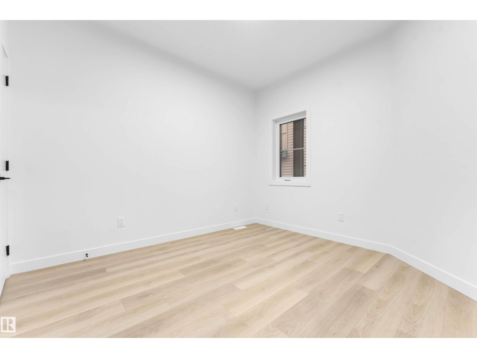 206 Falcon Cr Property Photo 25