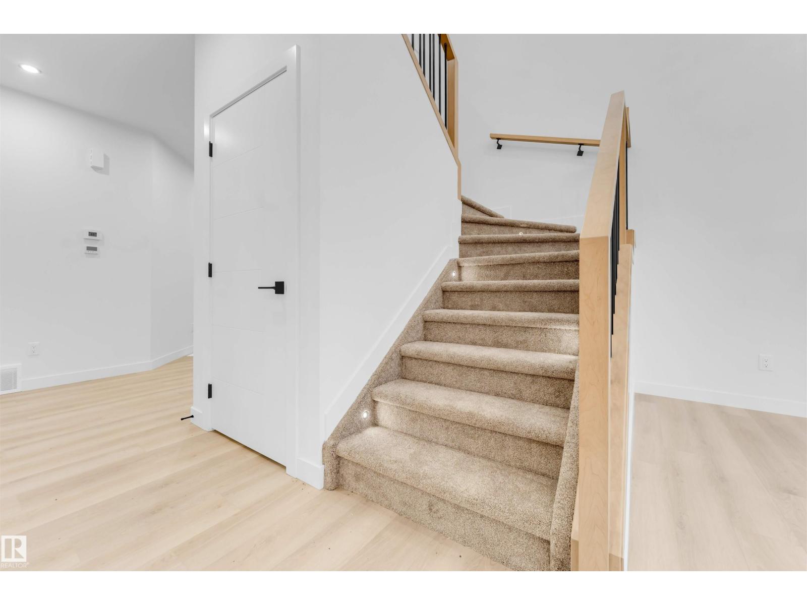 206 Falcon Cr Property Photo 27