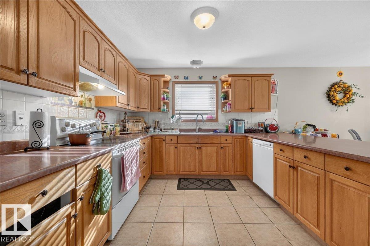 7923 161 Av Nw Property Photo 17