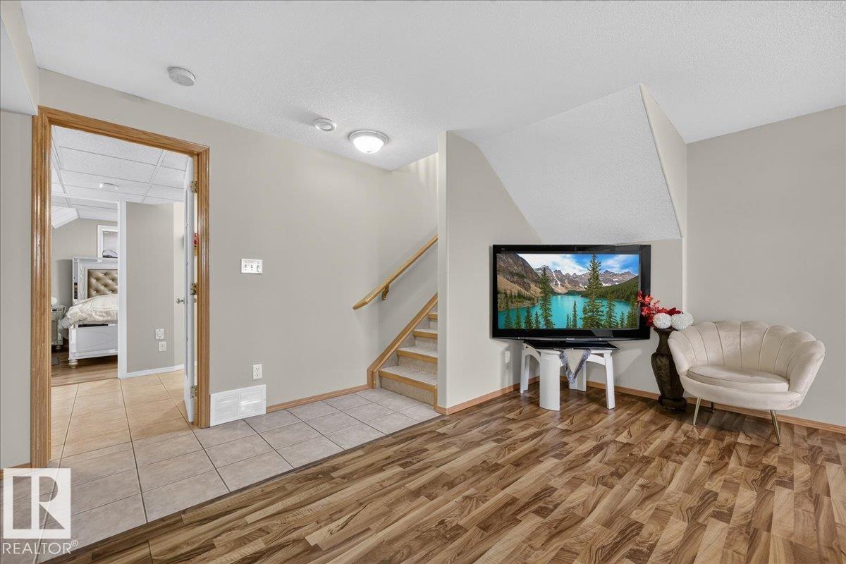 7923 161 Av Nw Property Photo 32