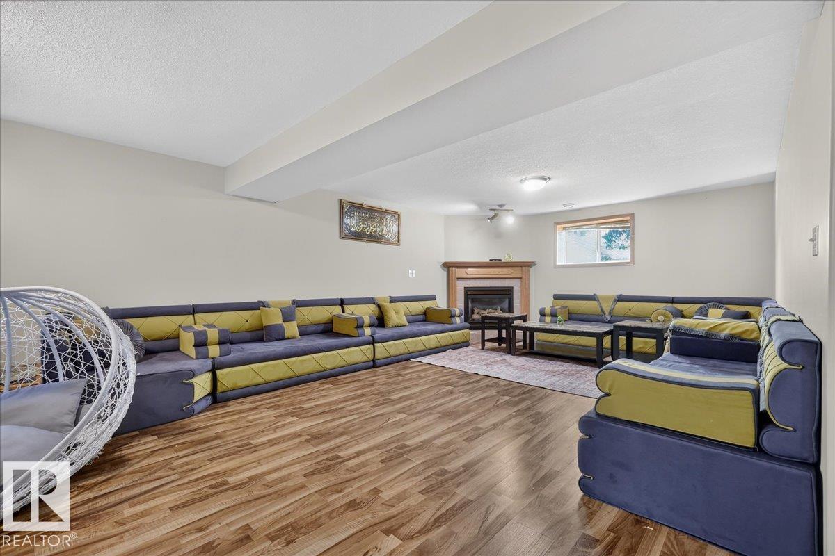 7923 161 Av Nw Property Photo 33