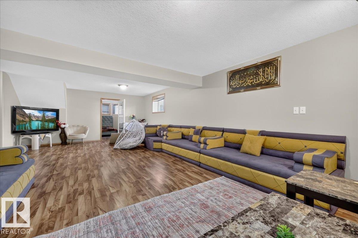 7923 161 Av Nw Property Photo 36