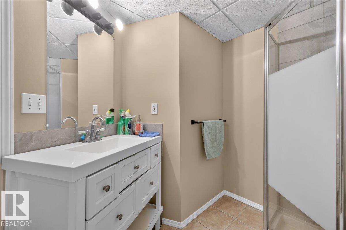 7923 161 Av Nw Property Photo 42