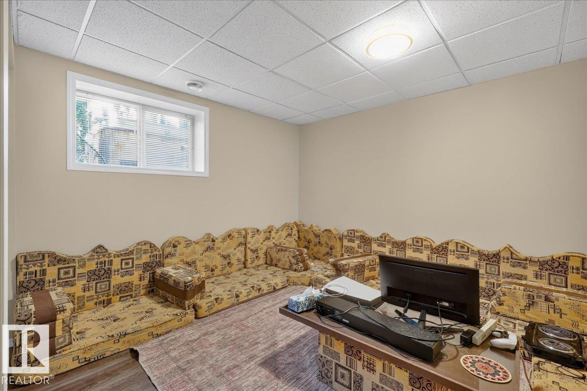 7923 161 Av Nw Property Photo 46