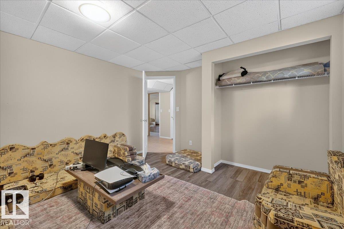 7923 161 Av Nw Property Photo 48