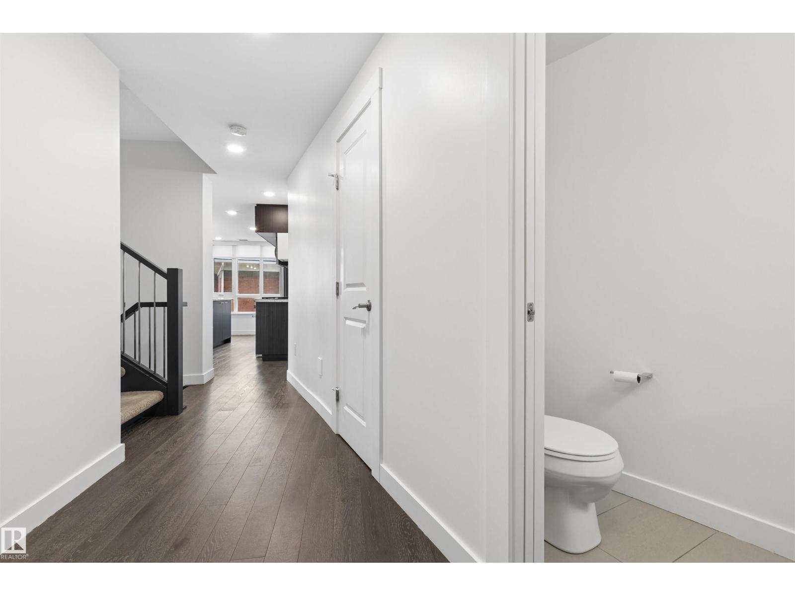 #203 9720 106 St Nw Property Photo 6
