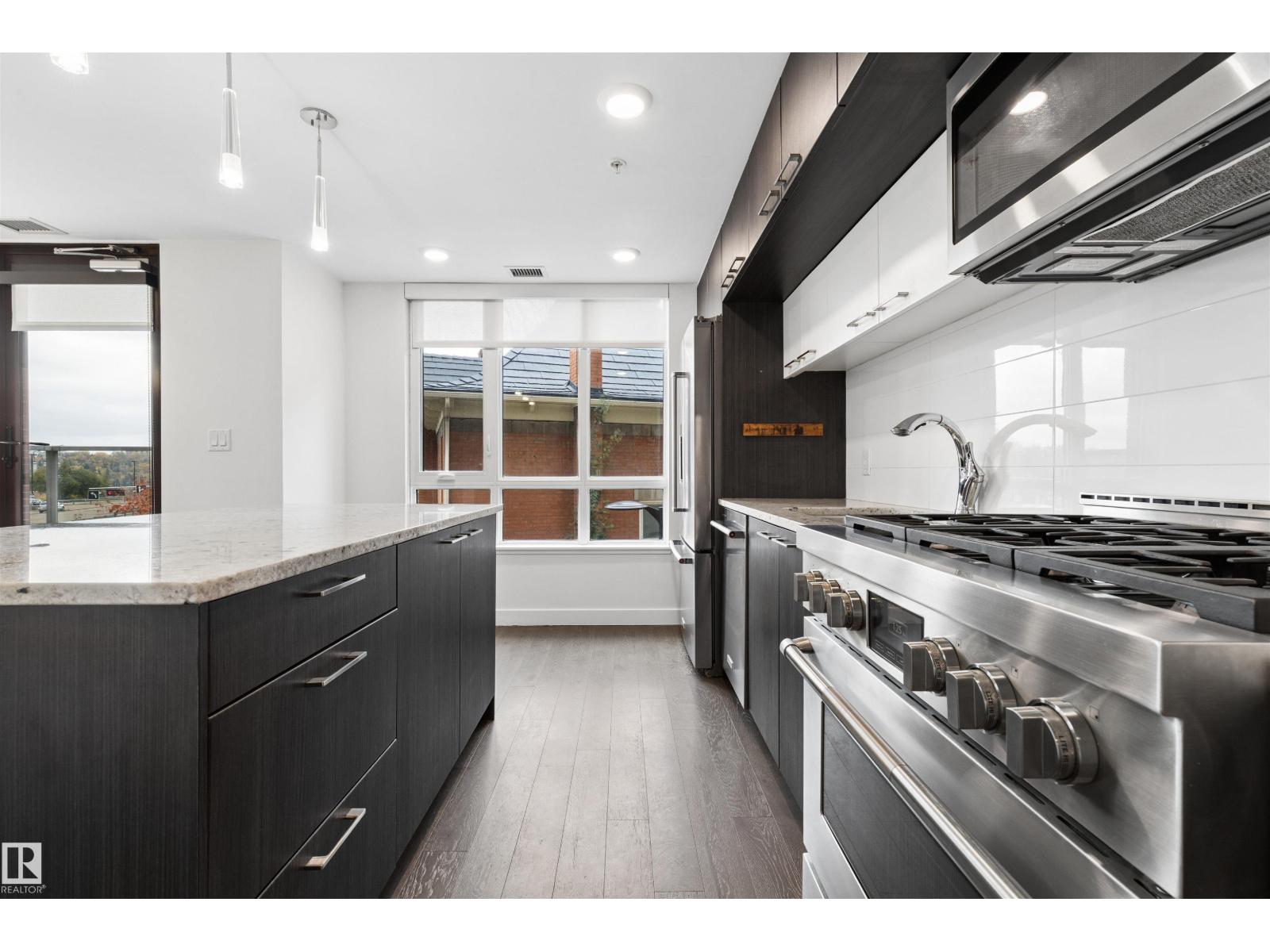 #203 9720 106 St Nw Property Photo 10