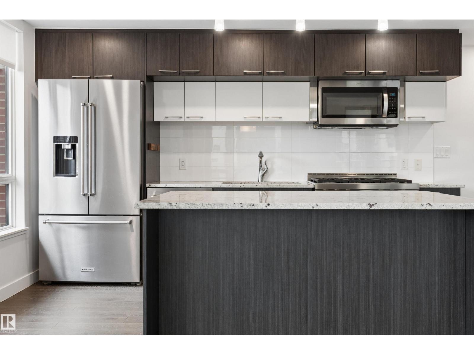 #203 9720 106 St Nw Property Photo 11