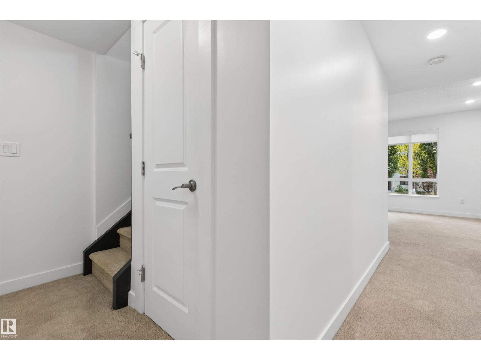 #203 9720 106 St Nw Property Photo 32