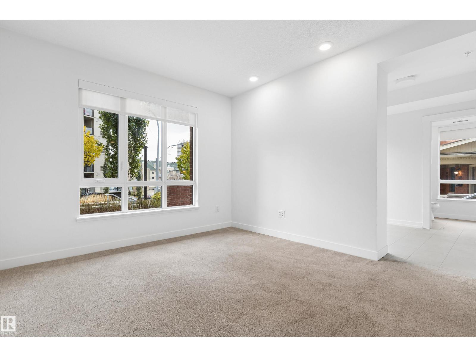 #203 9720 106 St Nw Property Photo 37