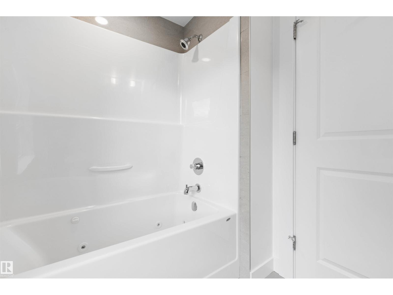 #203 9720 106 St Nw Property Photo 39