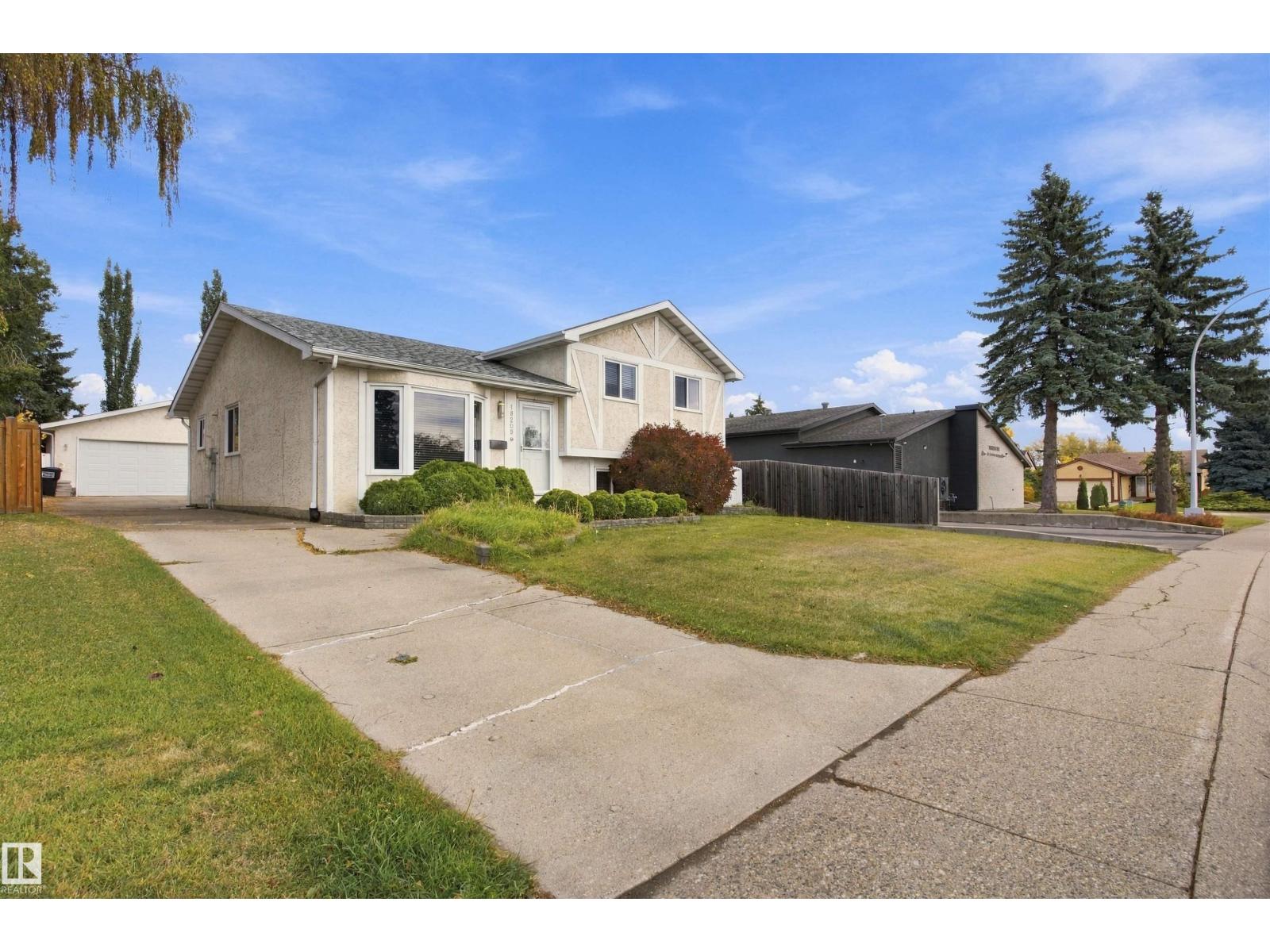 18208 99 Av Nw Property Photo 2