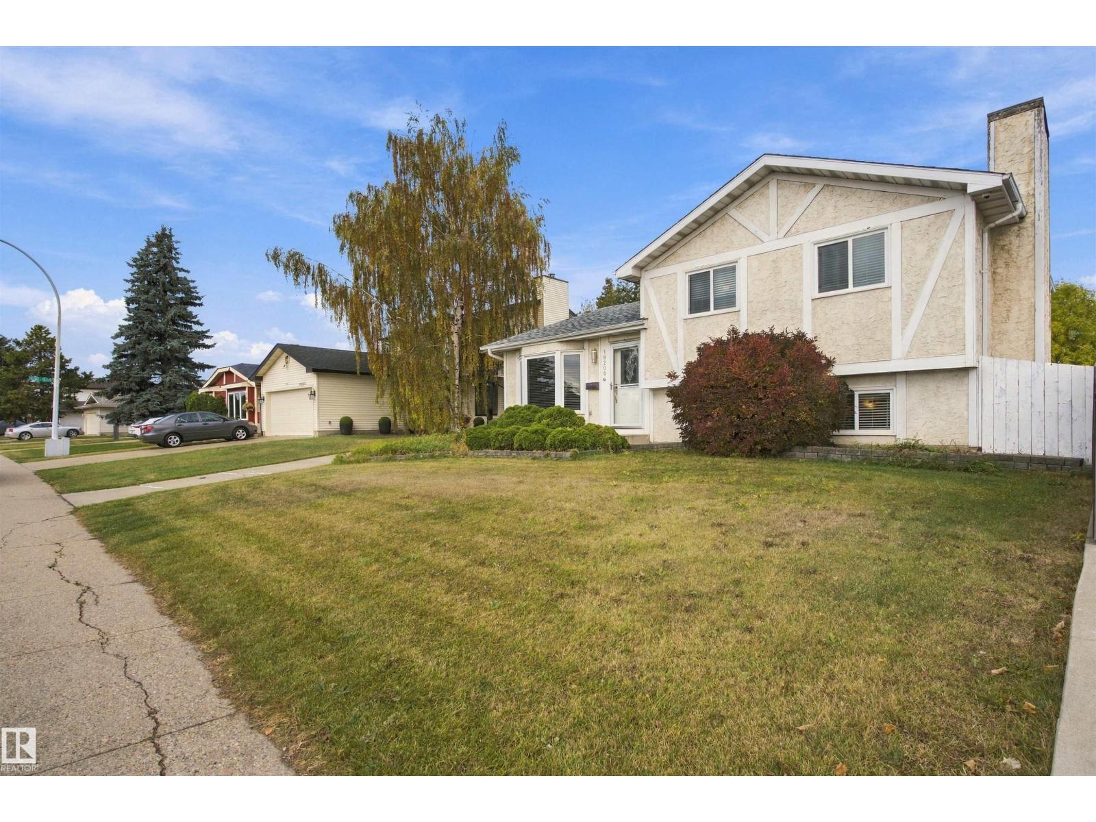 18208 99 Av Nw Property Photo 3