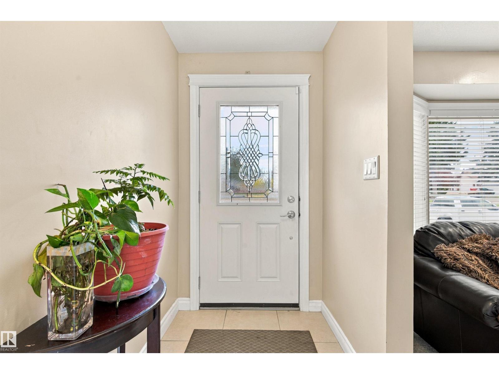 18208 99 Av Nw Property Photo 4