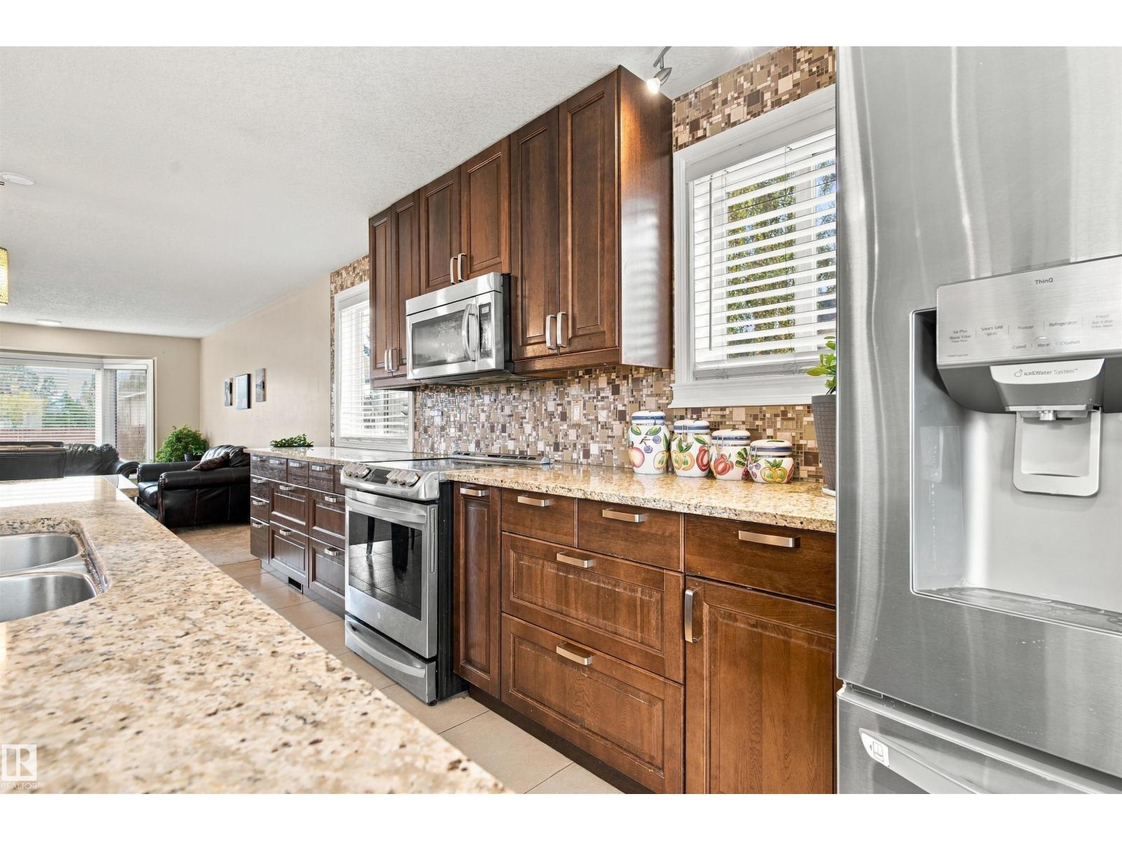 18208 99 Av Nw Property Photo 16