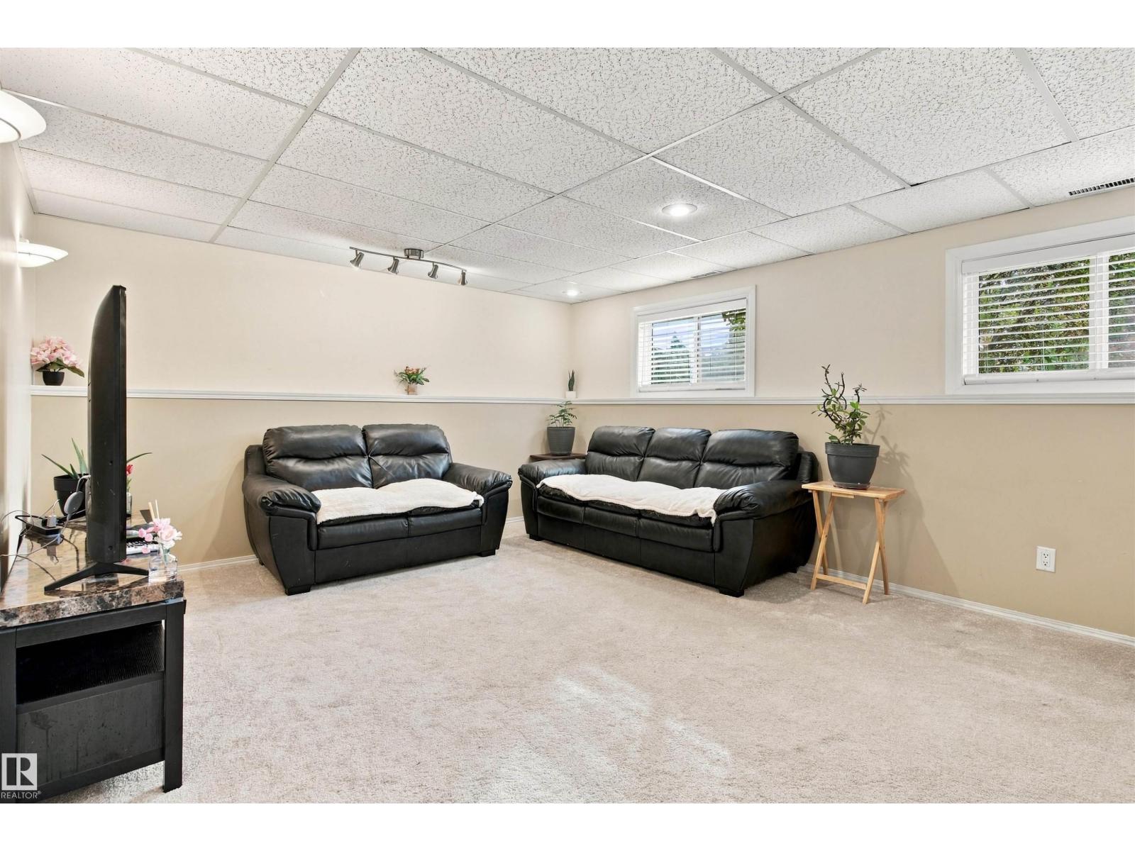 18208 99 Av Nw Property Photo 30