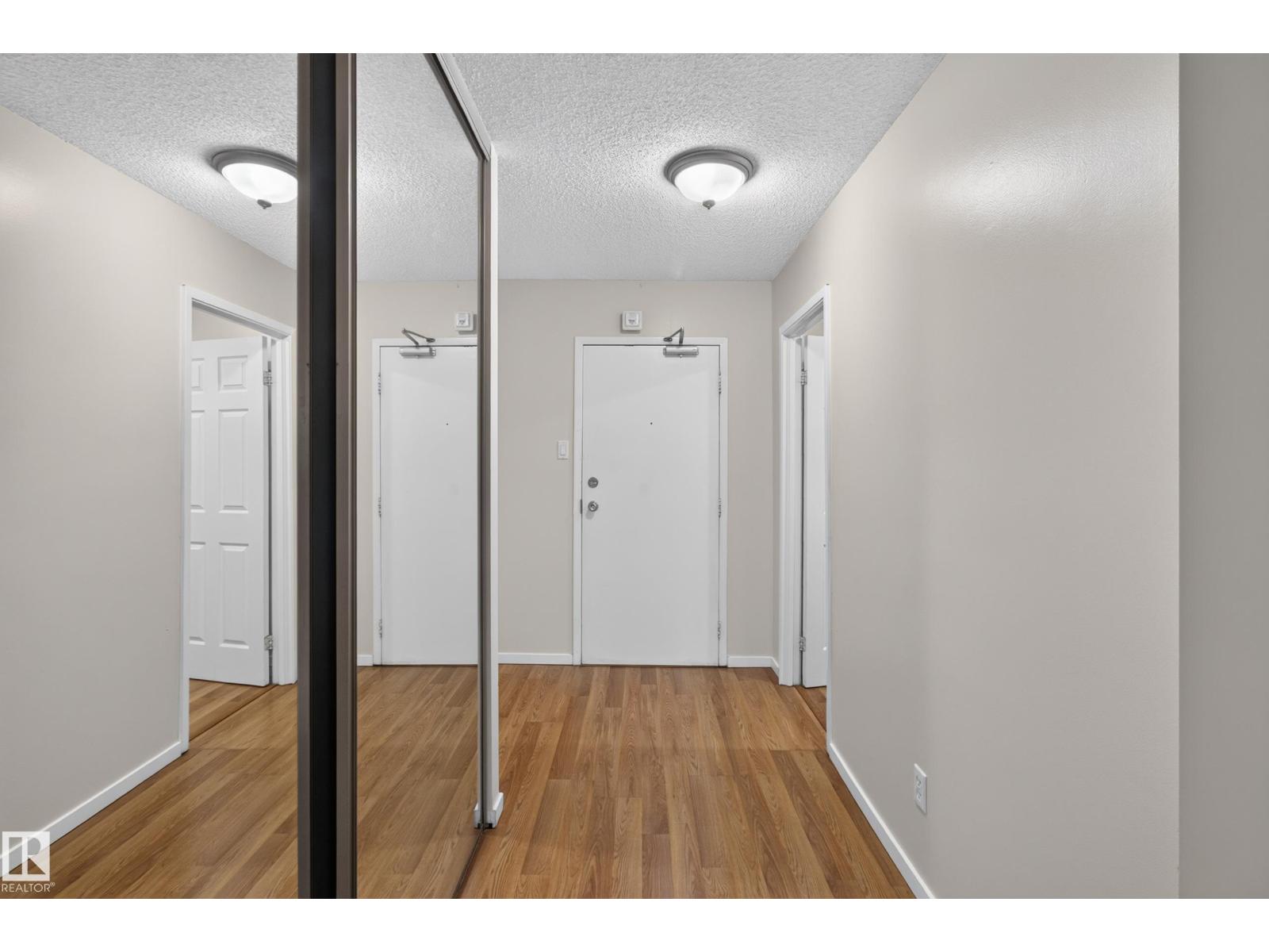 #206 10175 114 St Nw Property Photo 5