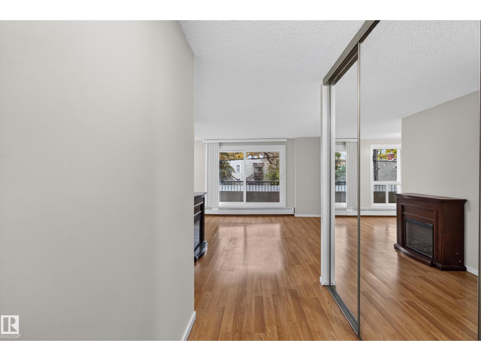 #206 10175 114 St Nw Property Photo 6