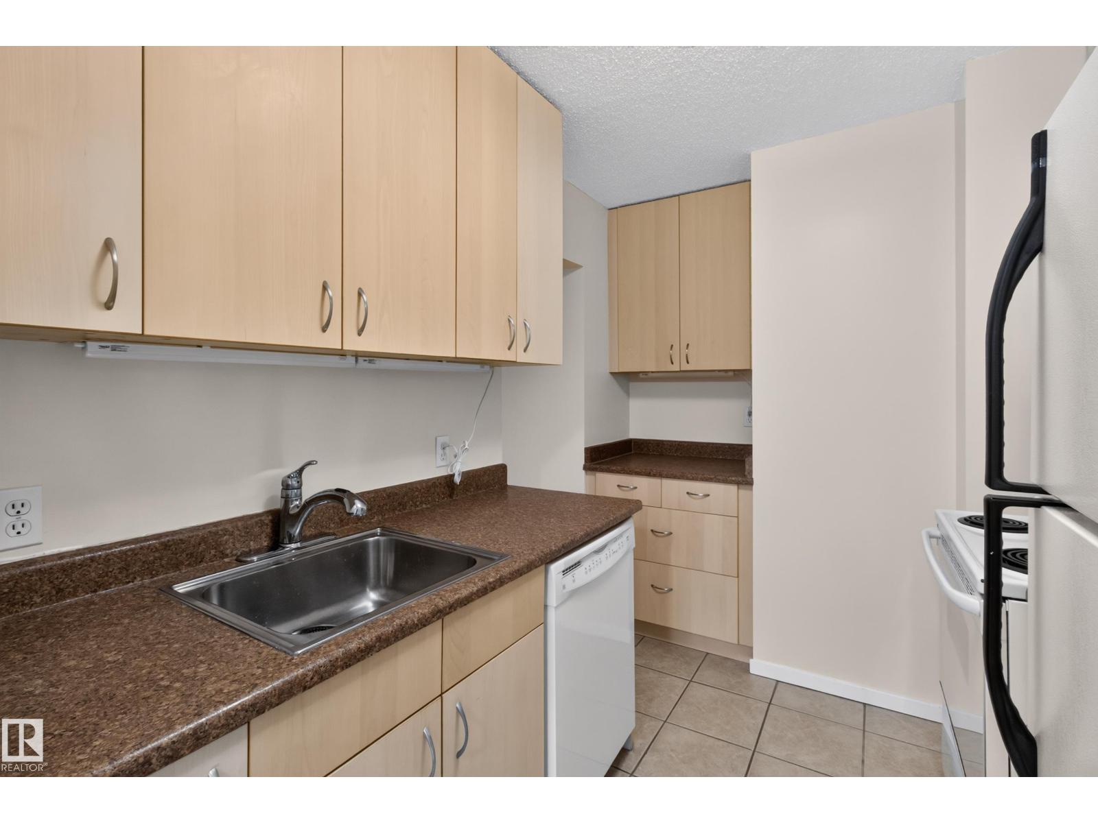#206 10175 114 St Nw Property Photo 14