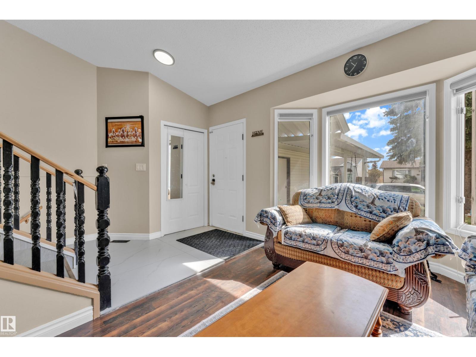 2416 35 St Nw Property Photo 3