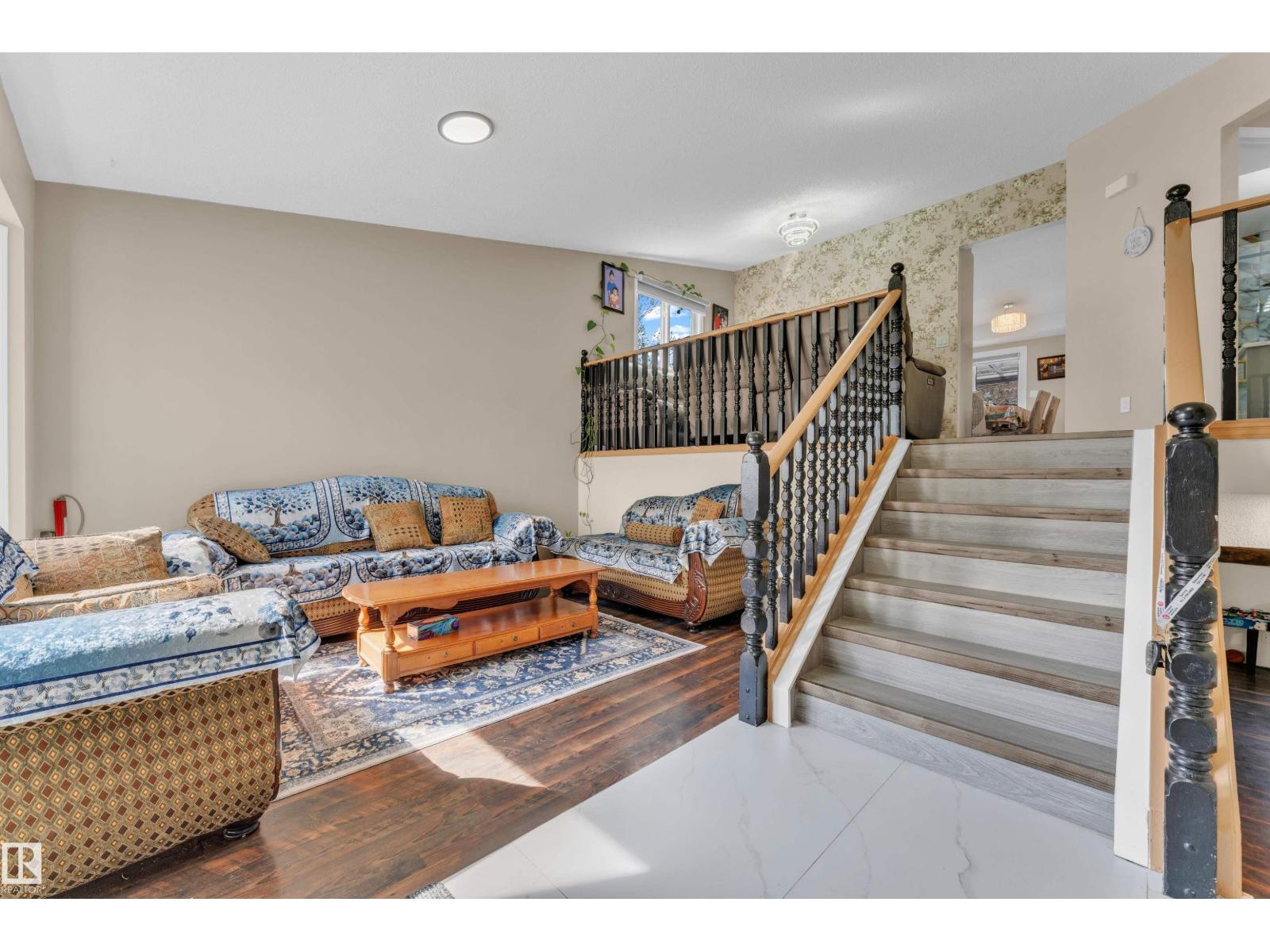 2416 35 St Nw Property Photo 5
