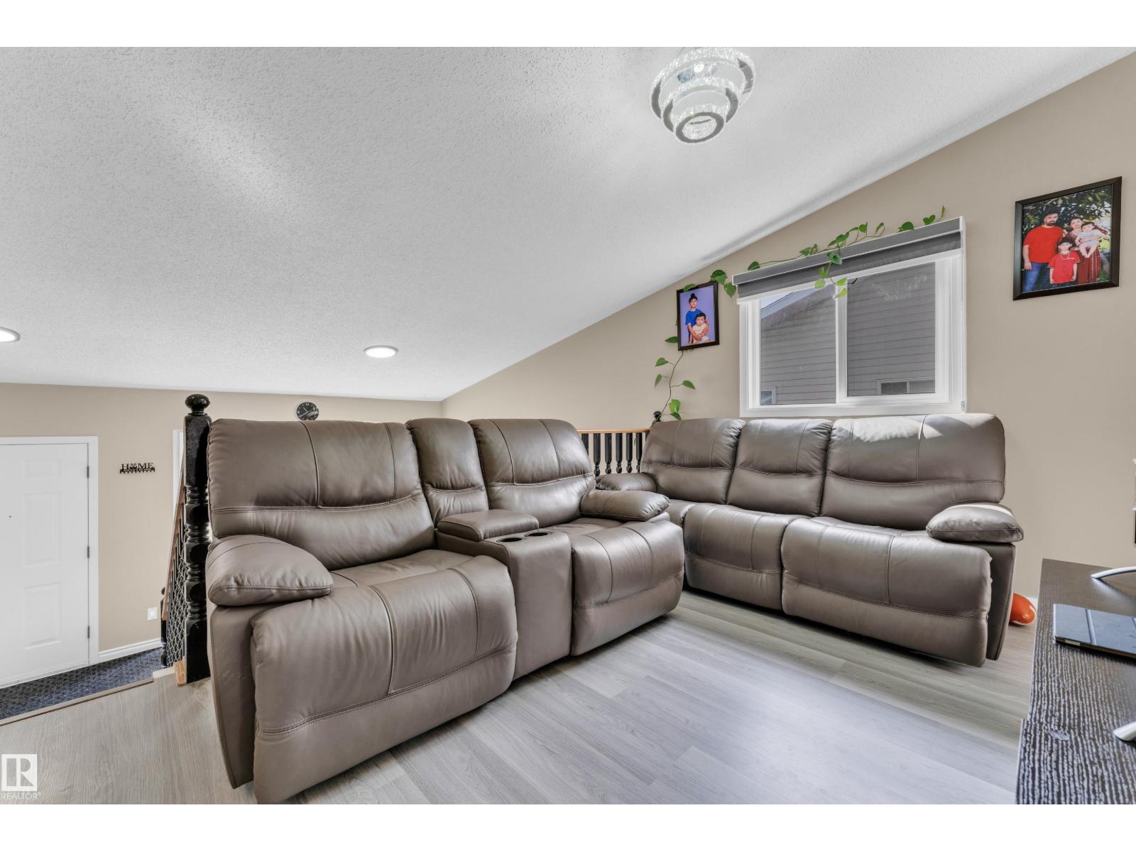 2416 35 St Nw Property Photo 8