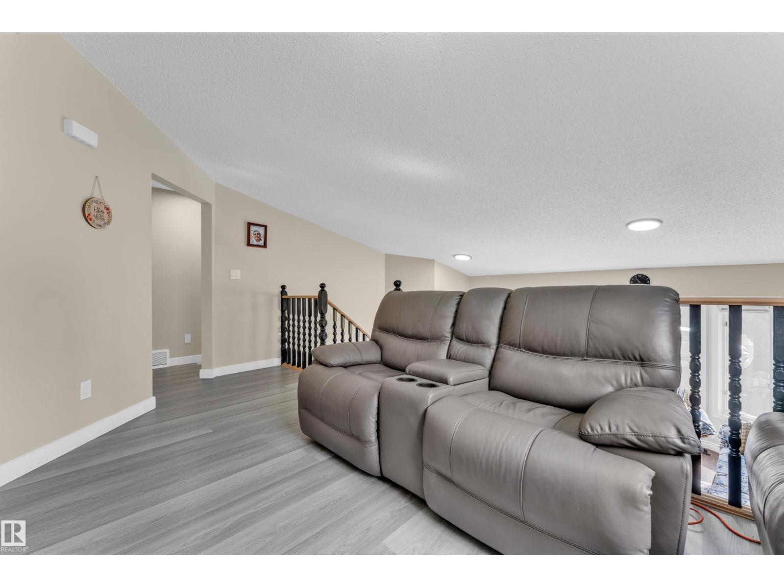 2416 35 St Nw Property Photo 9