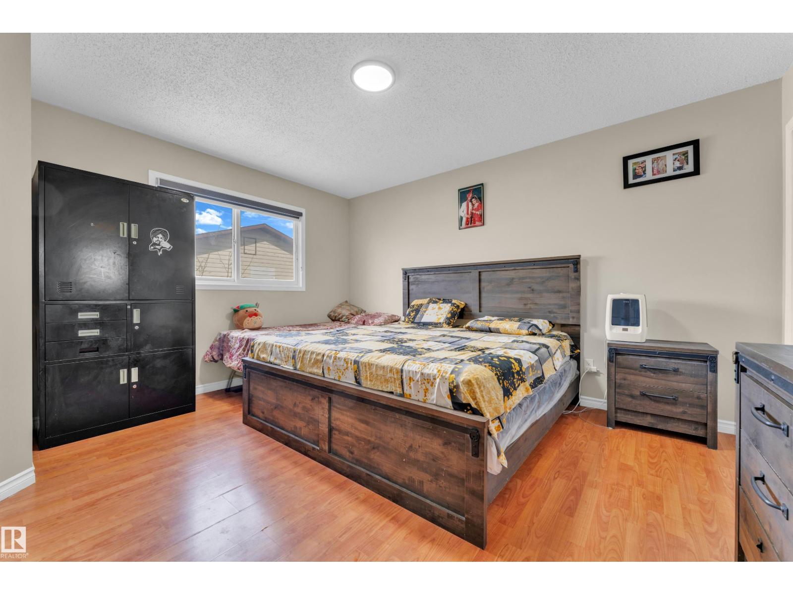 2416 35 St Nw Property Photo 14