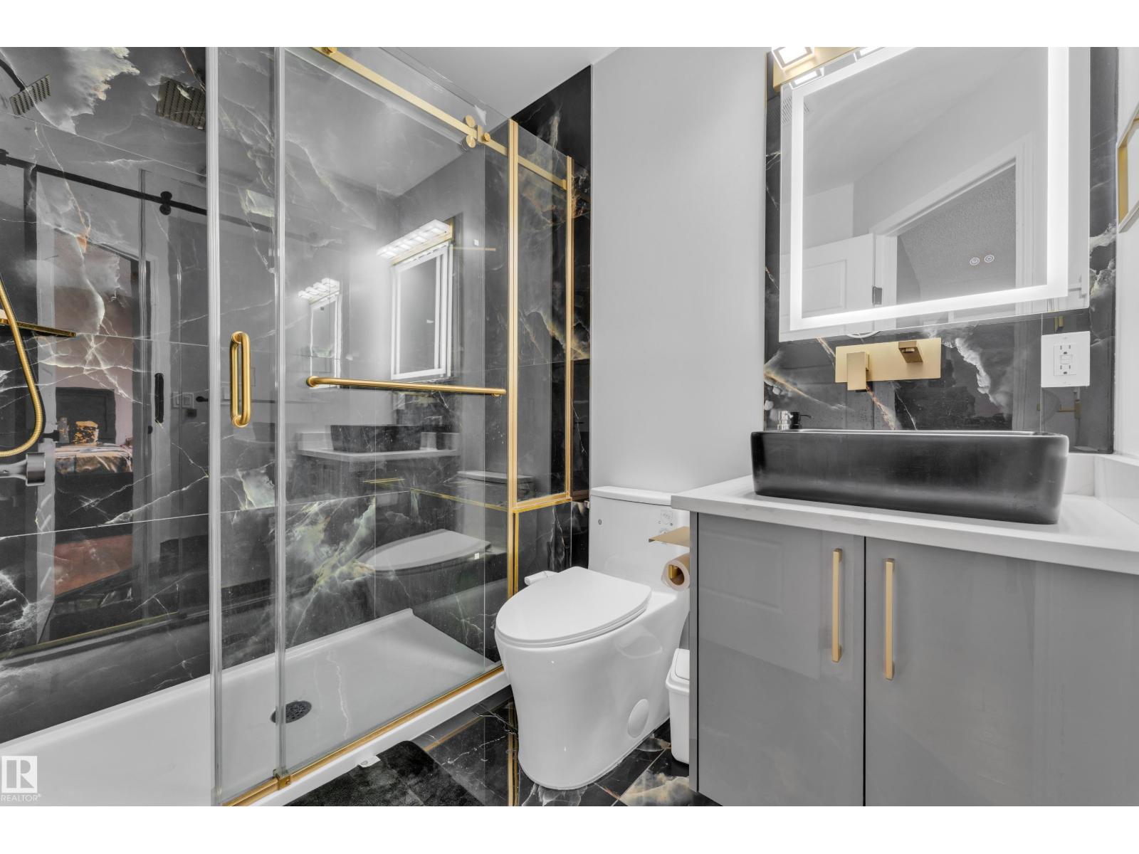 2416 35 St Nw Property Photo 16