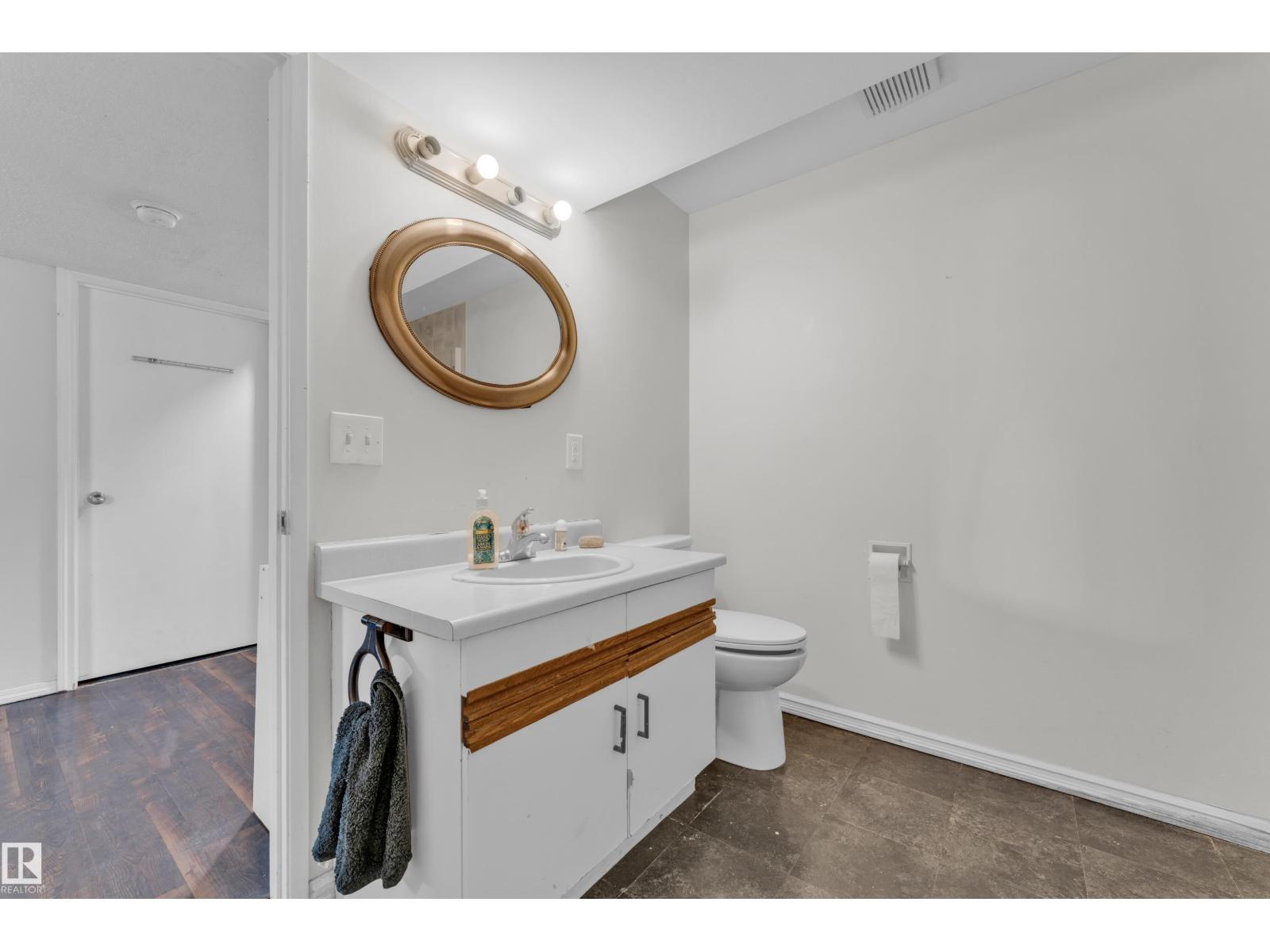 2416 35 St Nw Property Photo 28