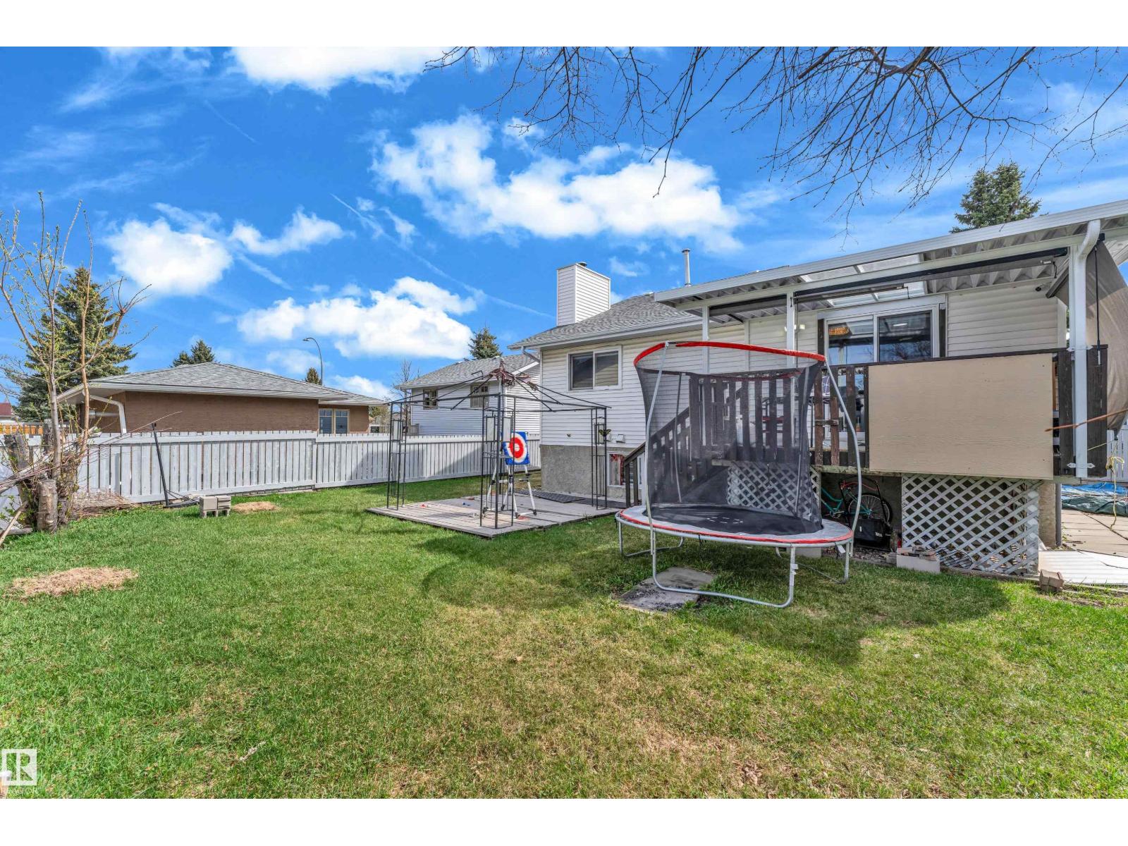 2416 35 St Nw Property Photo 32