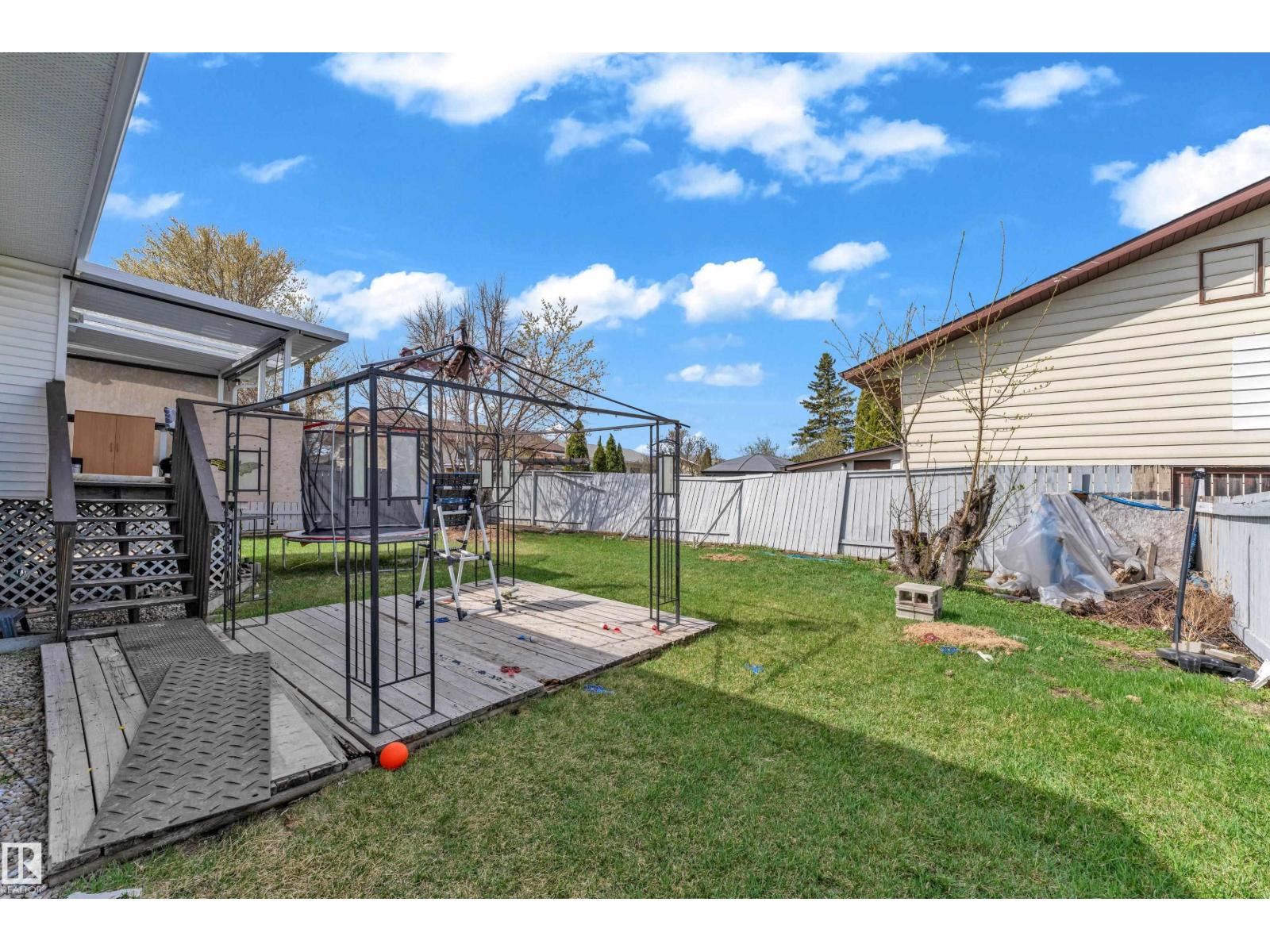 2416 35 St Nw Property Photo 34