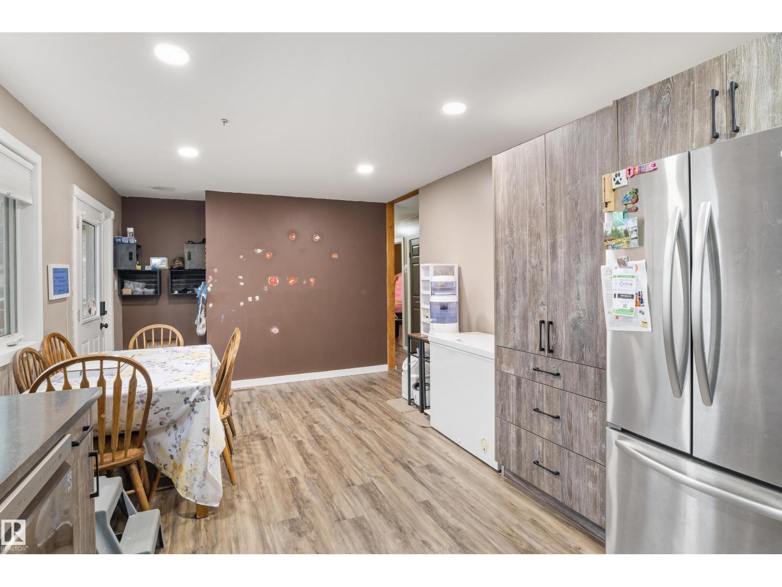 5014 45 St Property Photo 12