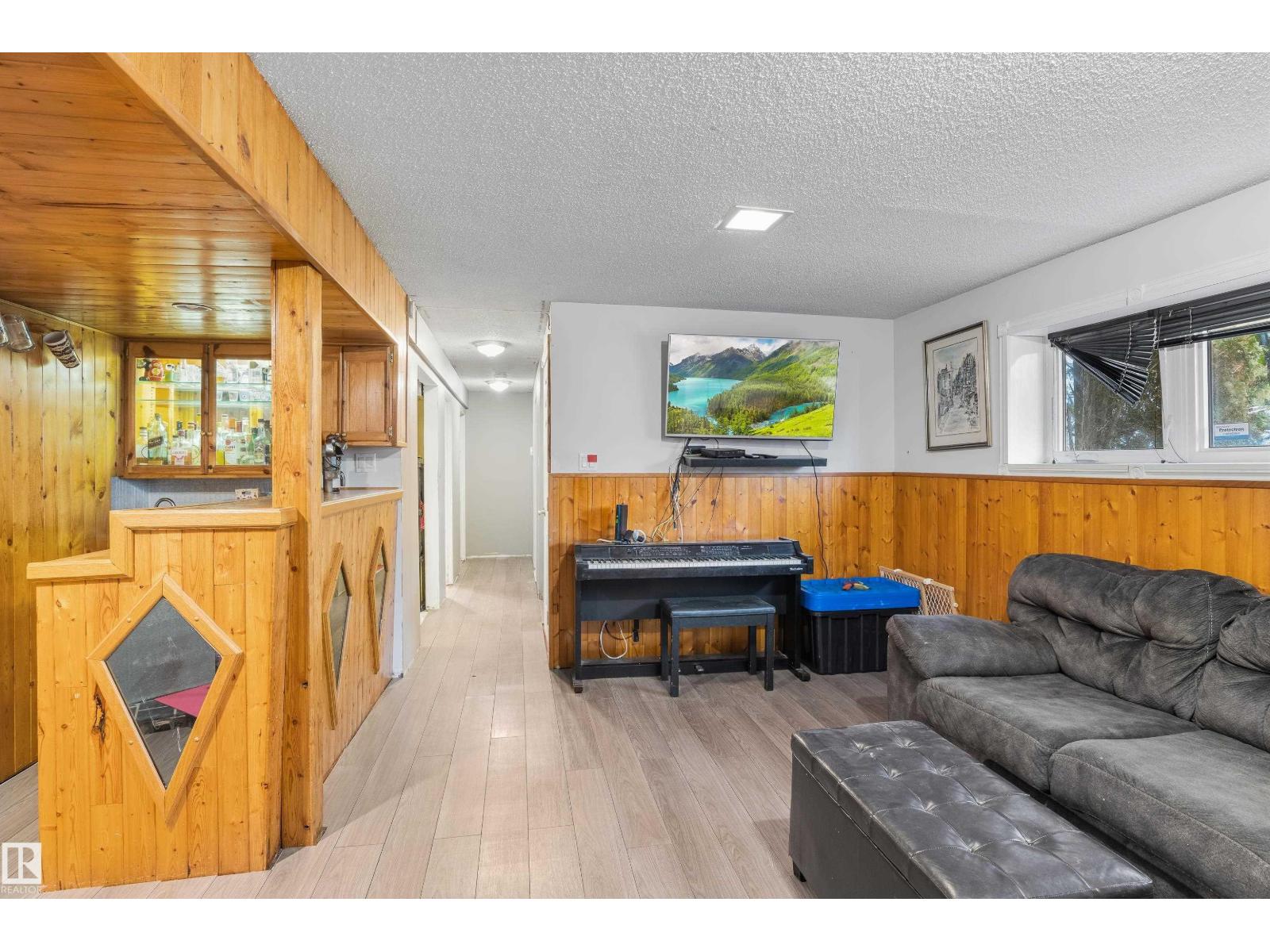 5014 45 St Property Photo 18