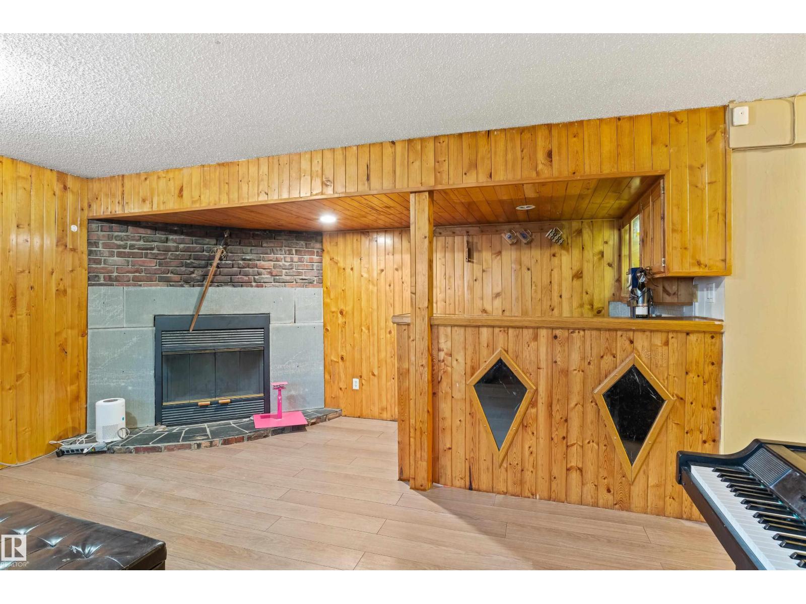 5014 45 St Property Photo 20