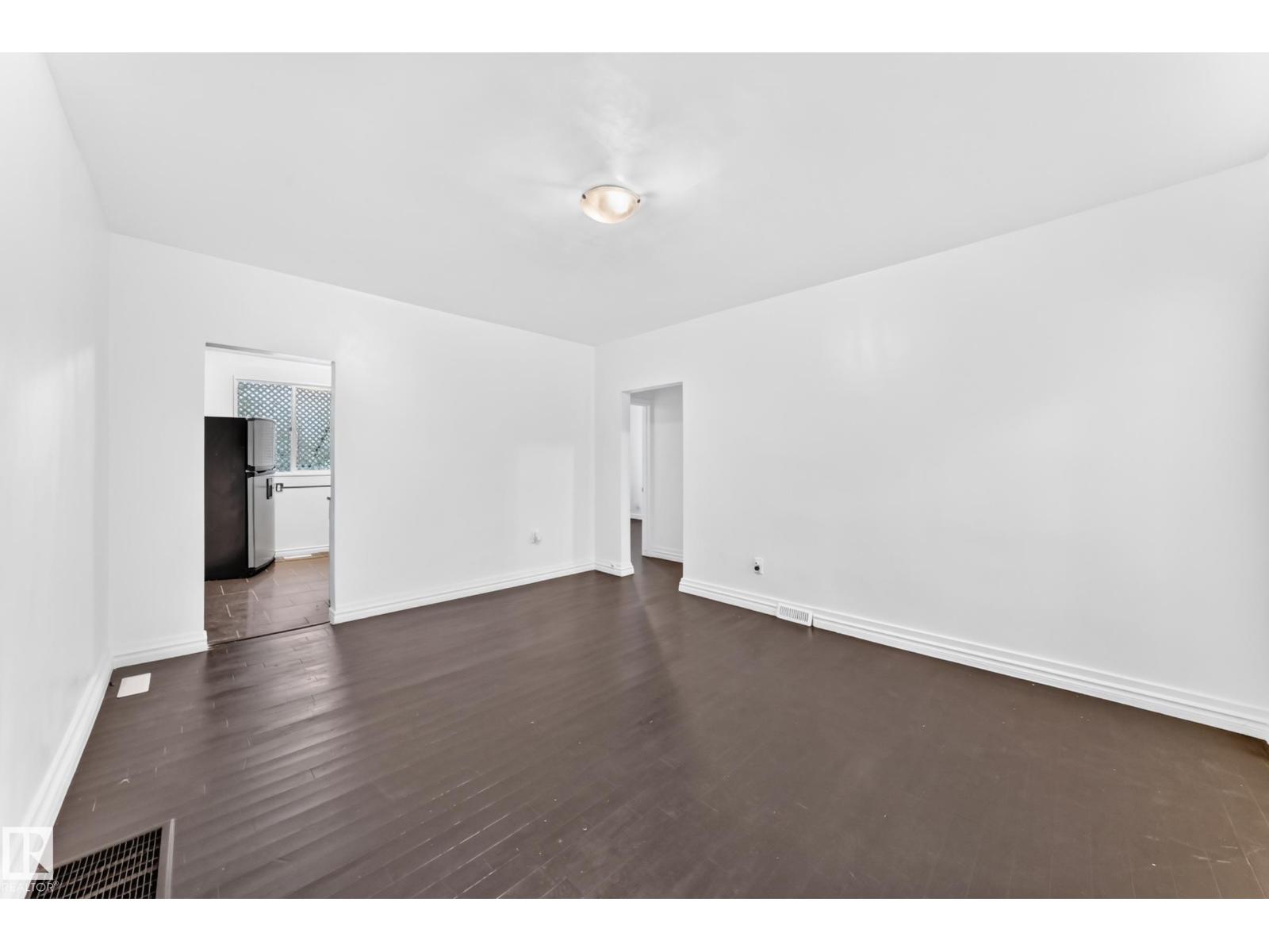 11014 95 St Nw Property Photo 10