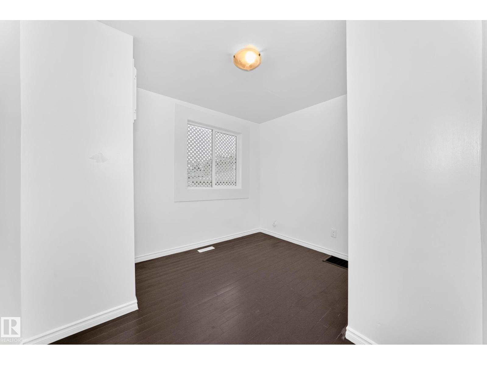 11014 95 St Nw Property Photo 15