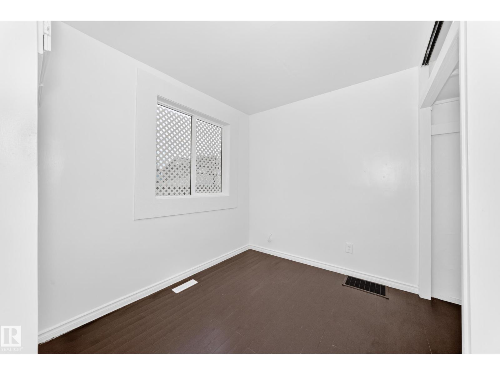 11014 95 St Nw Property Photo 16