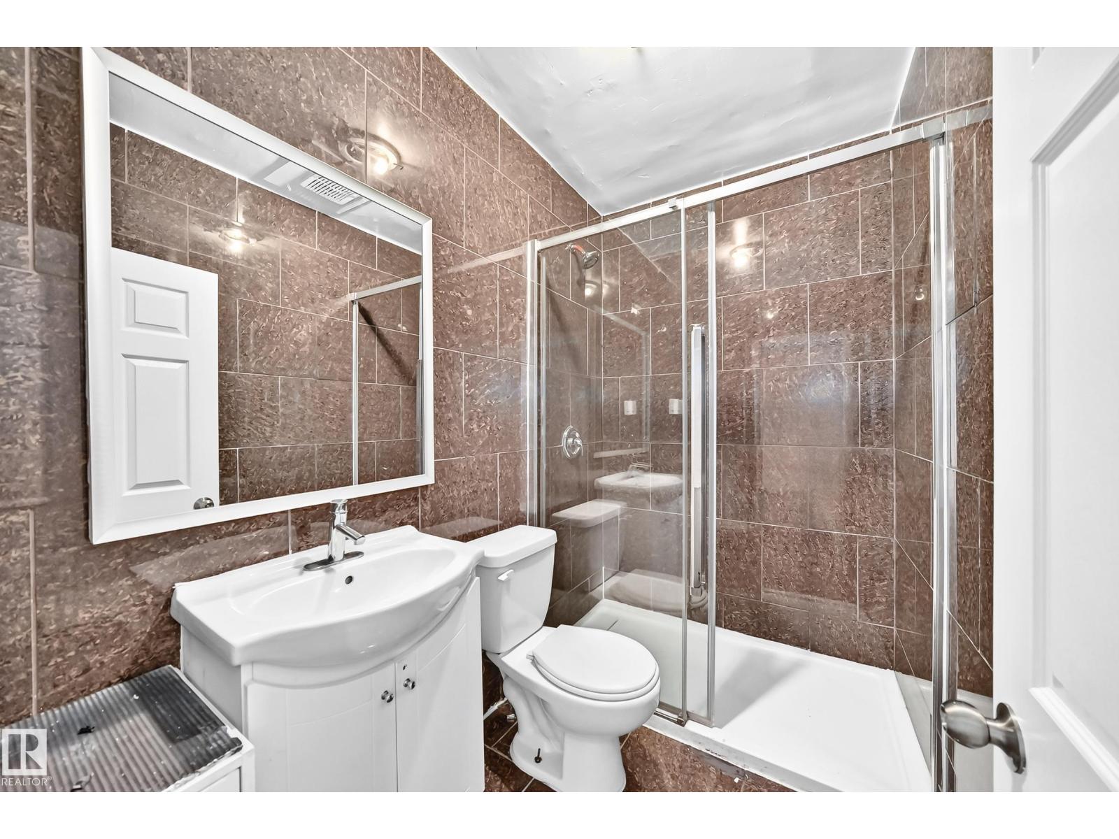 11014 95 St Nw Property Photo 18