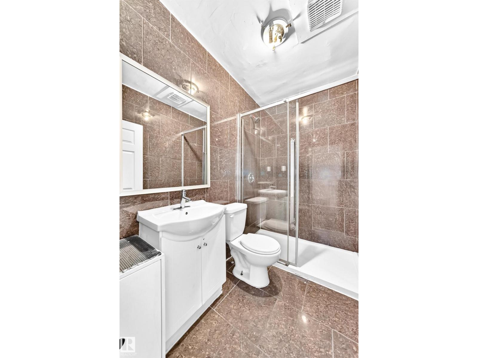 11014 95 St Nw Property Photo 19